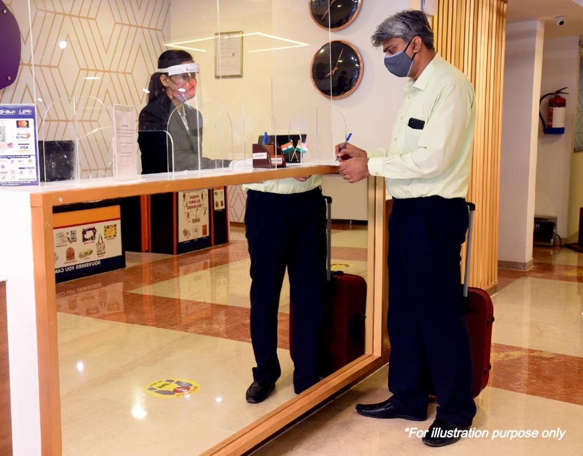 โอโย 70694 โฮเทล กรีน พาร์ค รีสอร์ต Hotel Silari ภายนอก รูปภาพ